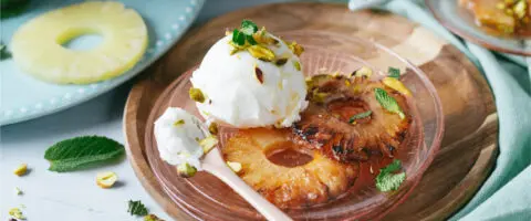 Fairtrade Original Gebakken ananas met vanille-ijs recept