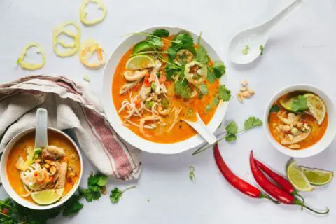Gevulde rode curry soep