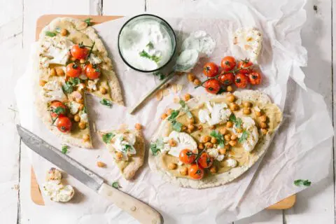 Fairtrade Original- Indiase pizza met kikkererwten en korma kruidenpasta