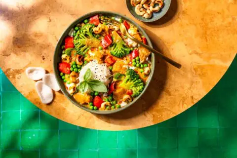 Rode curry met kip en zomergroenten