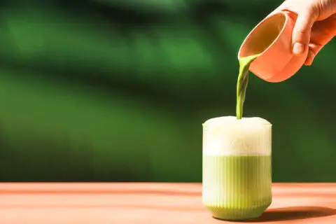 warme matcha latte met havermelk