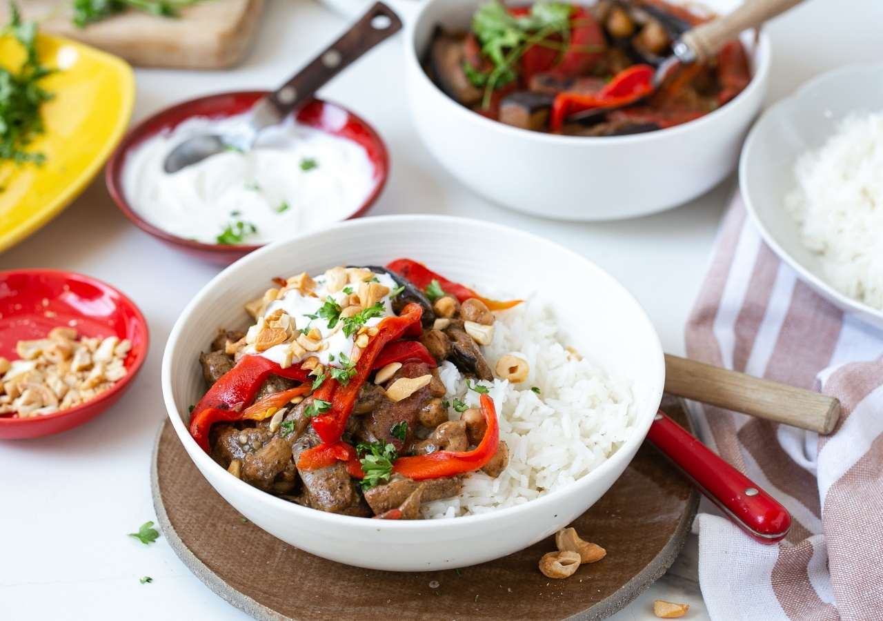 Indiase Korma curry vegan met aubergine en kikkererwten