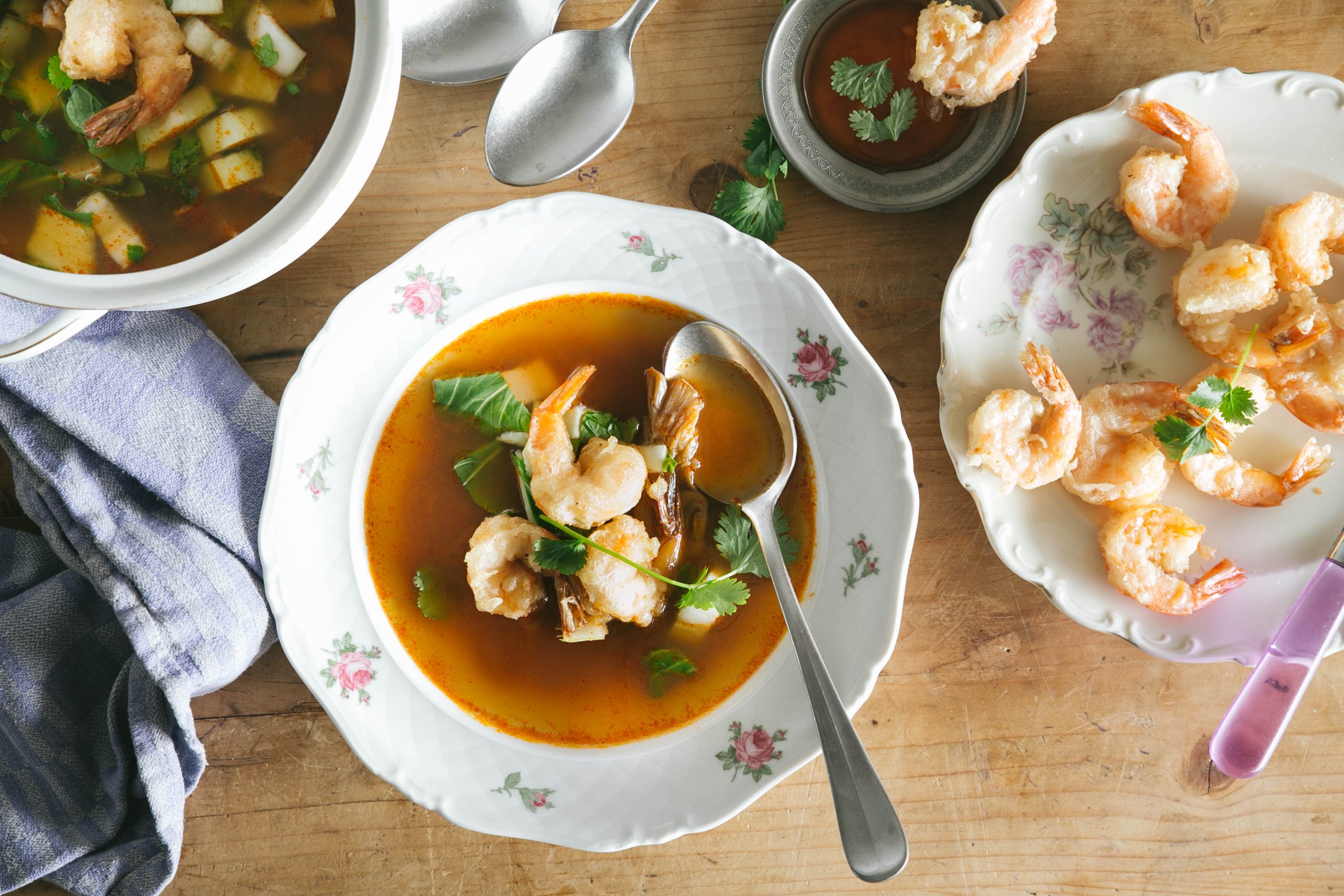 Thaise soep met garnalen in tempura
