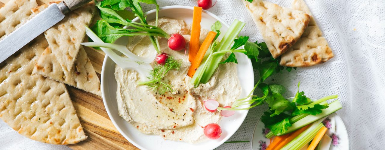 Hummus met peper en chili