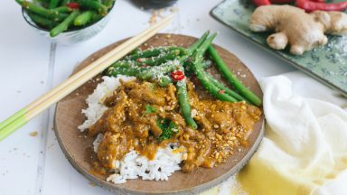 Rendang met rundvlees en oosterse sperziebonensalade