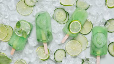 Green Tea-ijsjes met komkommer, limoen en munt