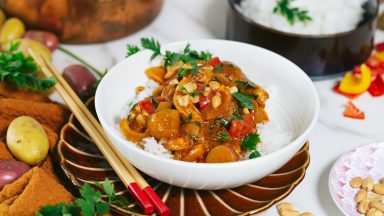 Thaise Massamancurry met kip en krieltjes