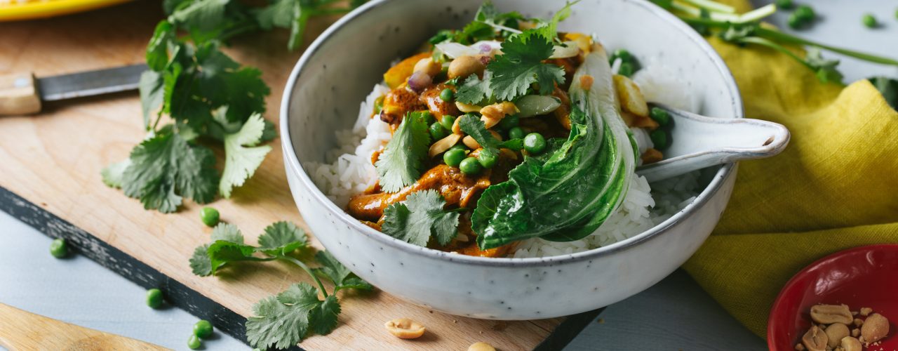 Fairtrade Original - Recept Thaise gele curry met kip, paksoi en doperwtjes