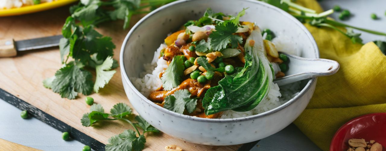 Fairtrade Original - Recept Thaise gele curry met kip, paksoi en doperwtjes