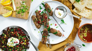 Kebab met aubergine-salade