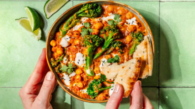 Indiase kikkererwten curry met naanbrood